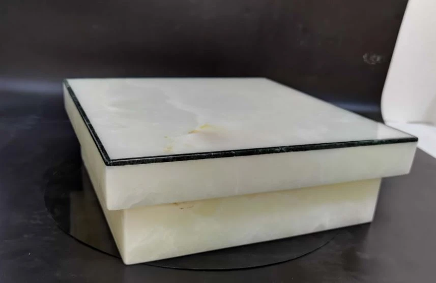 white onyx 1
