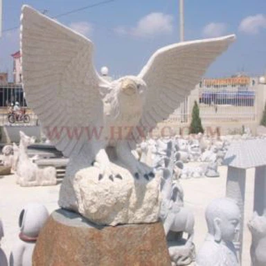 Scultura aquila beigegranite