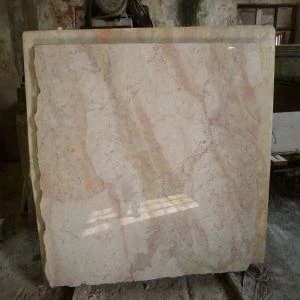 Piastrella in marmo rosso crema