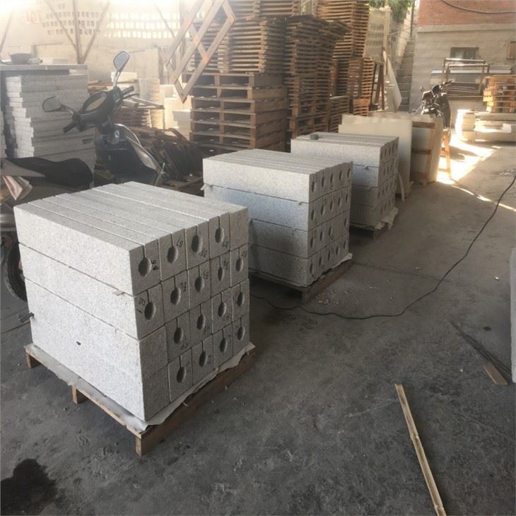 G603 Grey Granite Roadside Kerbstone