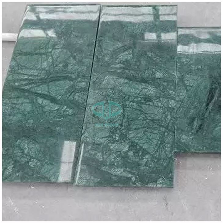 Rivestimento in marmo verde