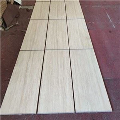 Piastrelle in travertino beige naturale